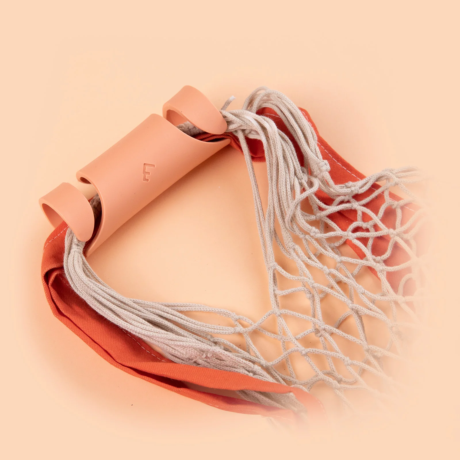 Carryfix portable handle designed by Formeta Design for carrying heavy bags and gloceries