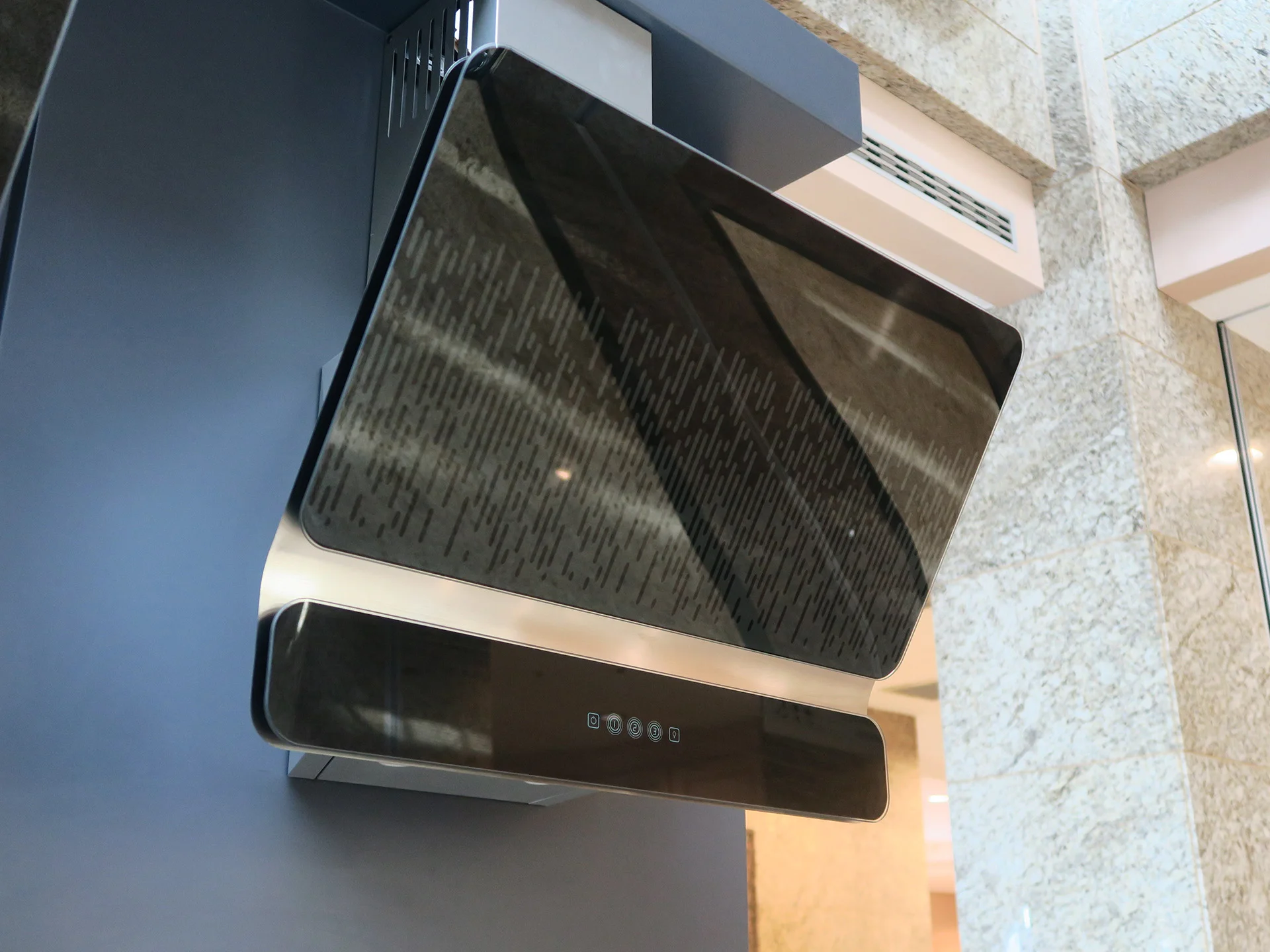 Ferre Dual built-in oven with advanced UI designed by Formeta Design