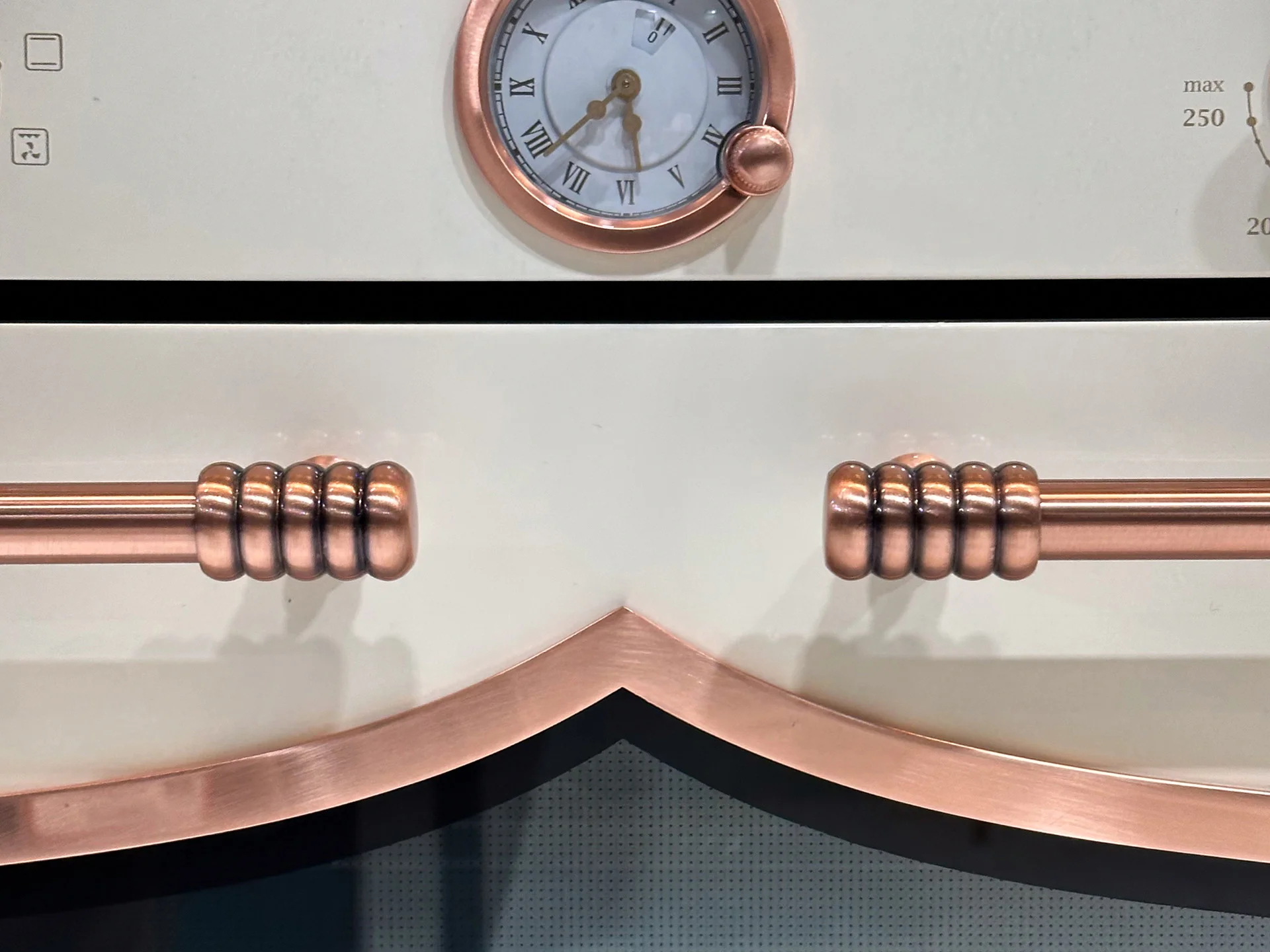 Ferre Ogee built-in oven designed by Formeta Design with sculpted front geometry