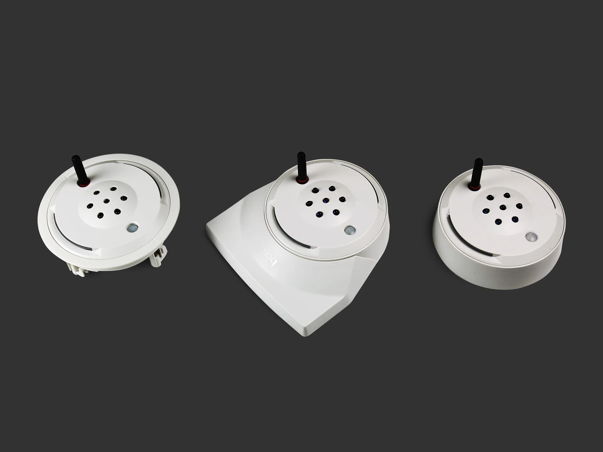 Locator tracking device designed by Formeta Design for real-time positioning and safety