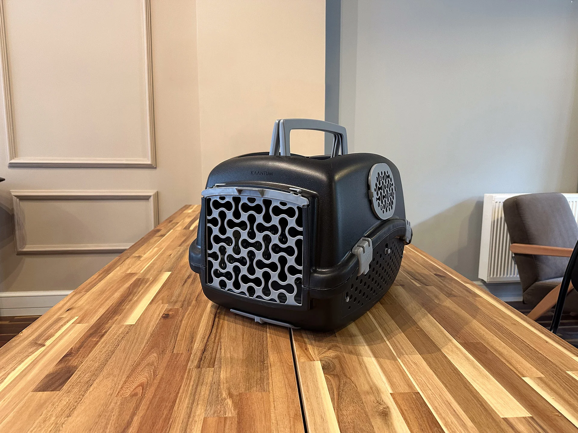 Pet Grooming Box designed by Formeta Design as utilizing place air ducts to collect fur