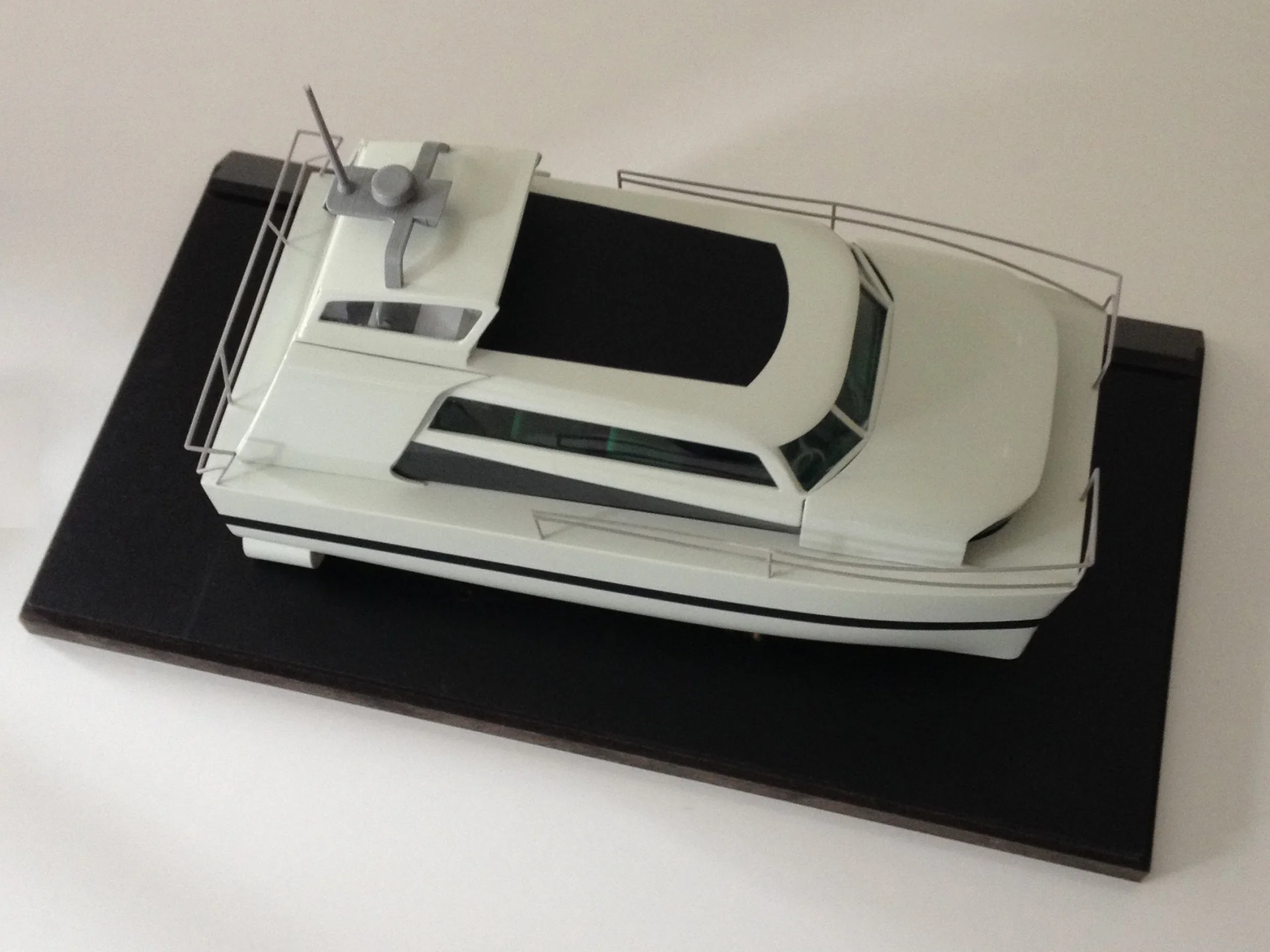 Seacat electric water taxi designed by Formeta Design for TVY Marine